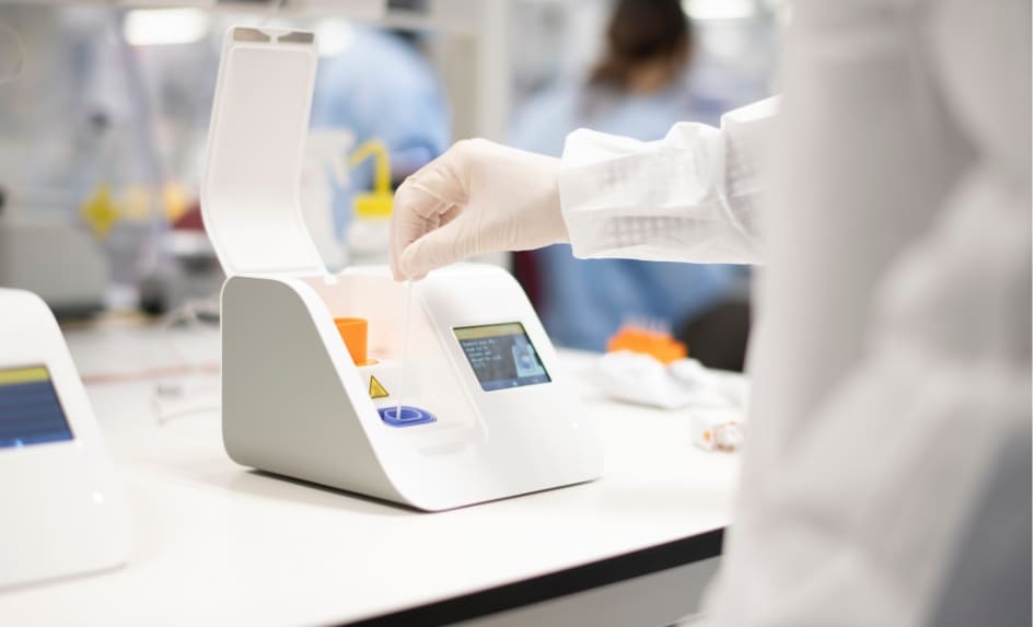 診察・検査を行います